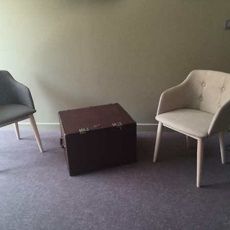 Dans Les Vignes Hotel Chamery Room photo