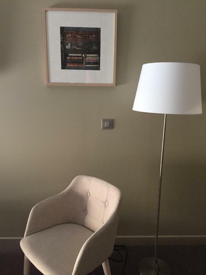 Dans Les Vignes Hotel Chamery Room photo